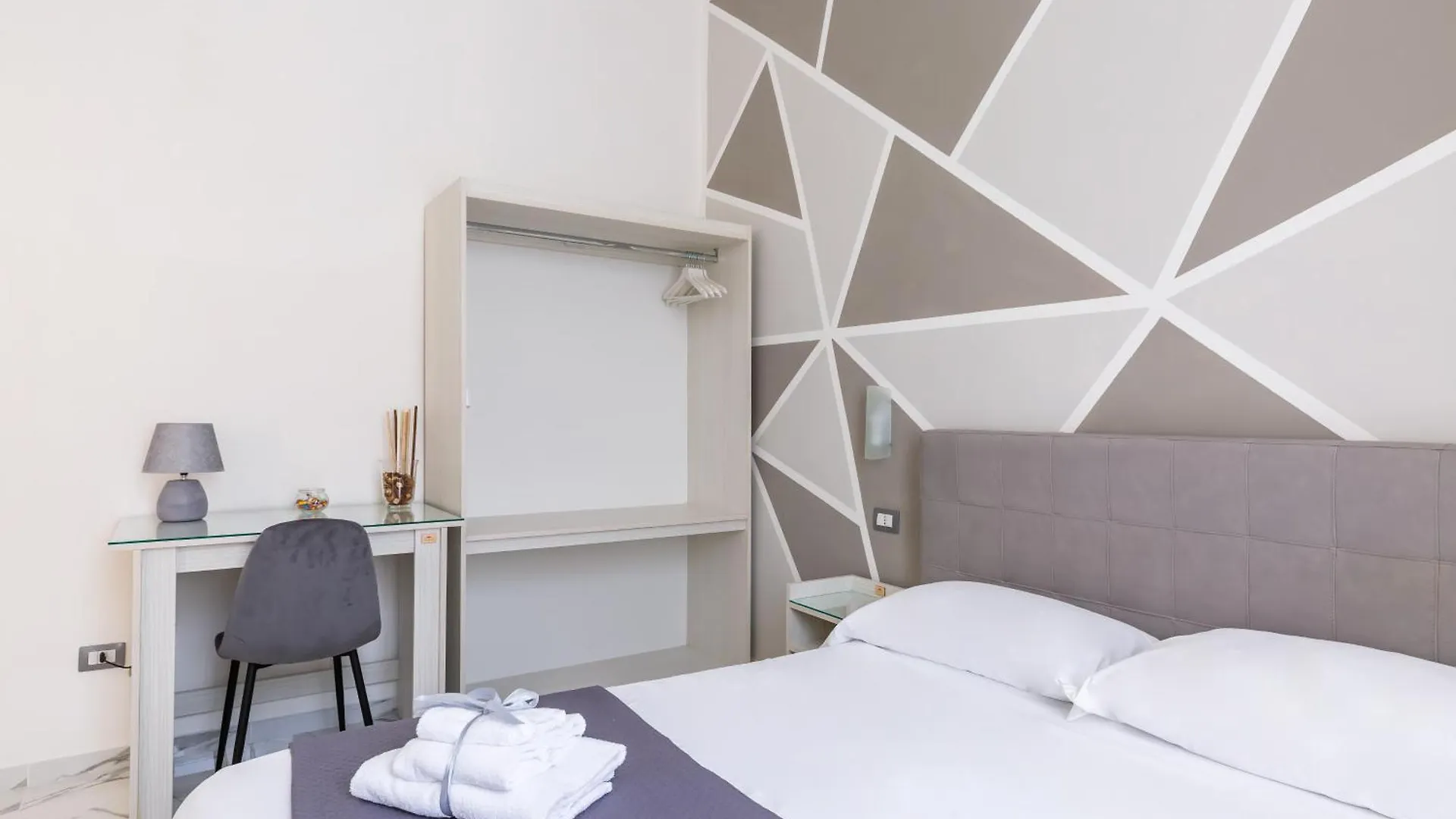 Casa Vacanza New Vanity Napoli 0*,  İtalya